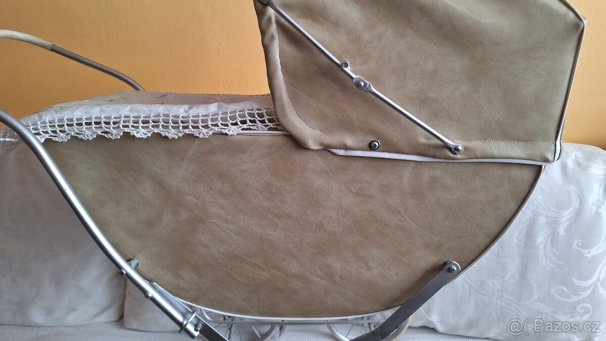 Retro kočárek pro panenky - 3