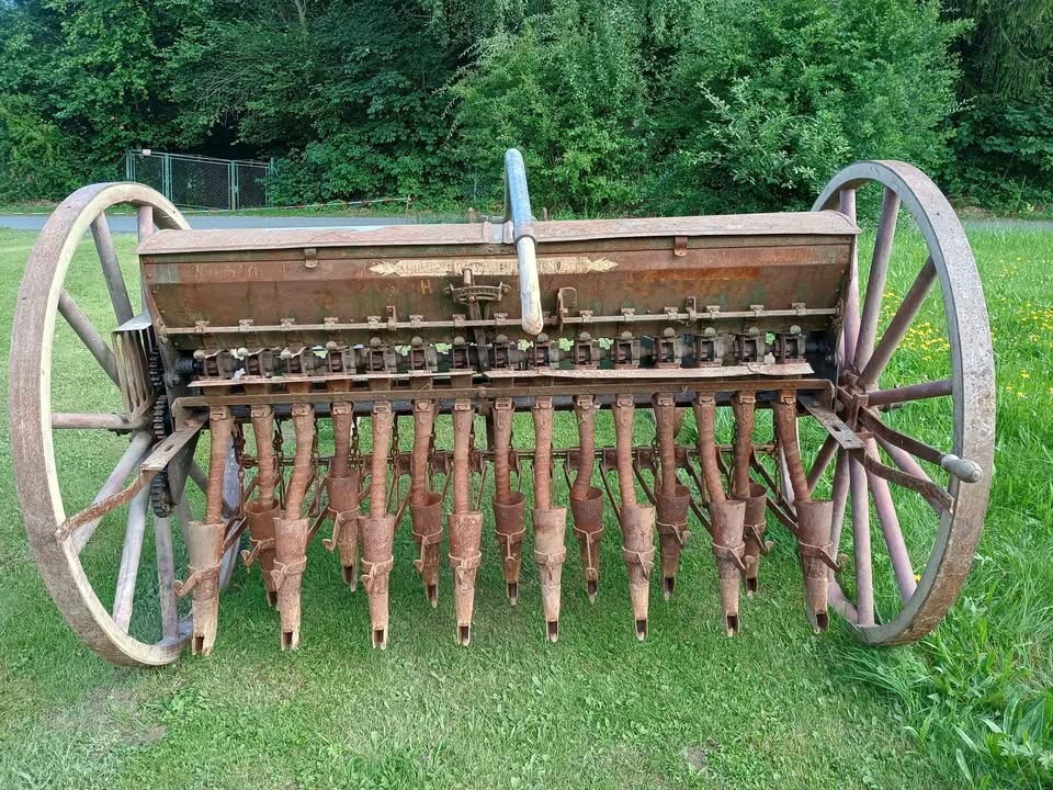 Historický secí stroj - 3