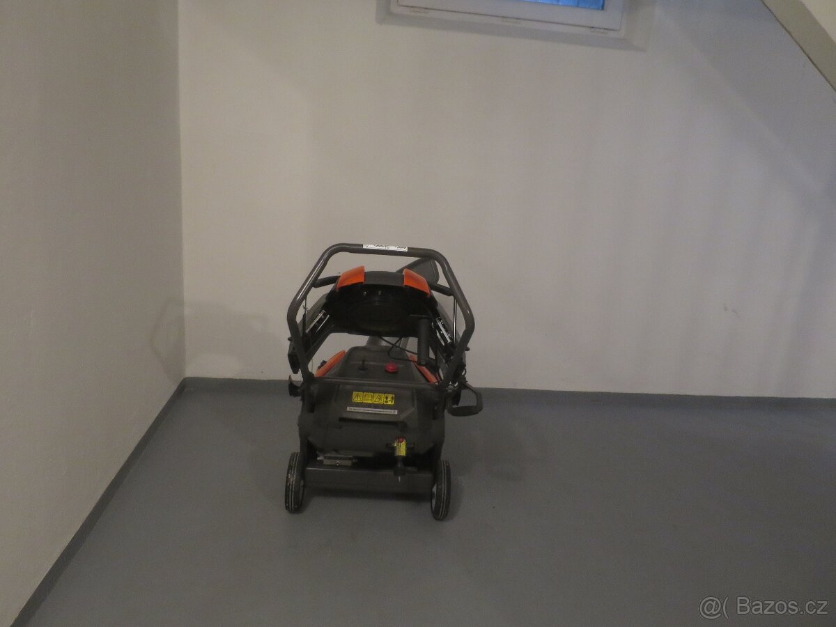 Sněhová fréza Husqvarna ST 121E - 3