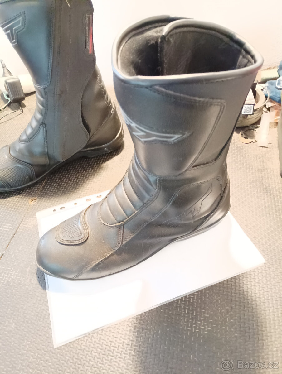 boty RST 44 - 3