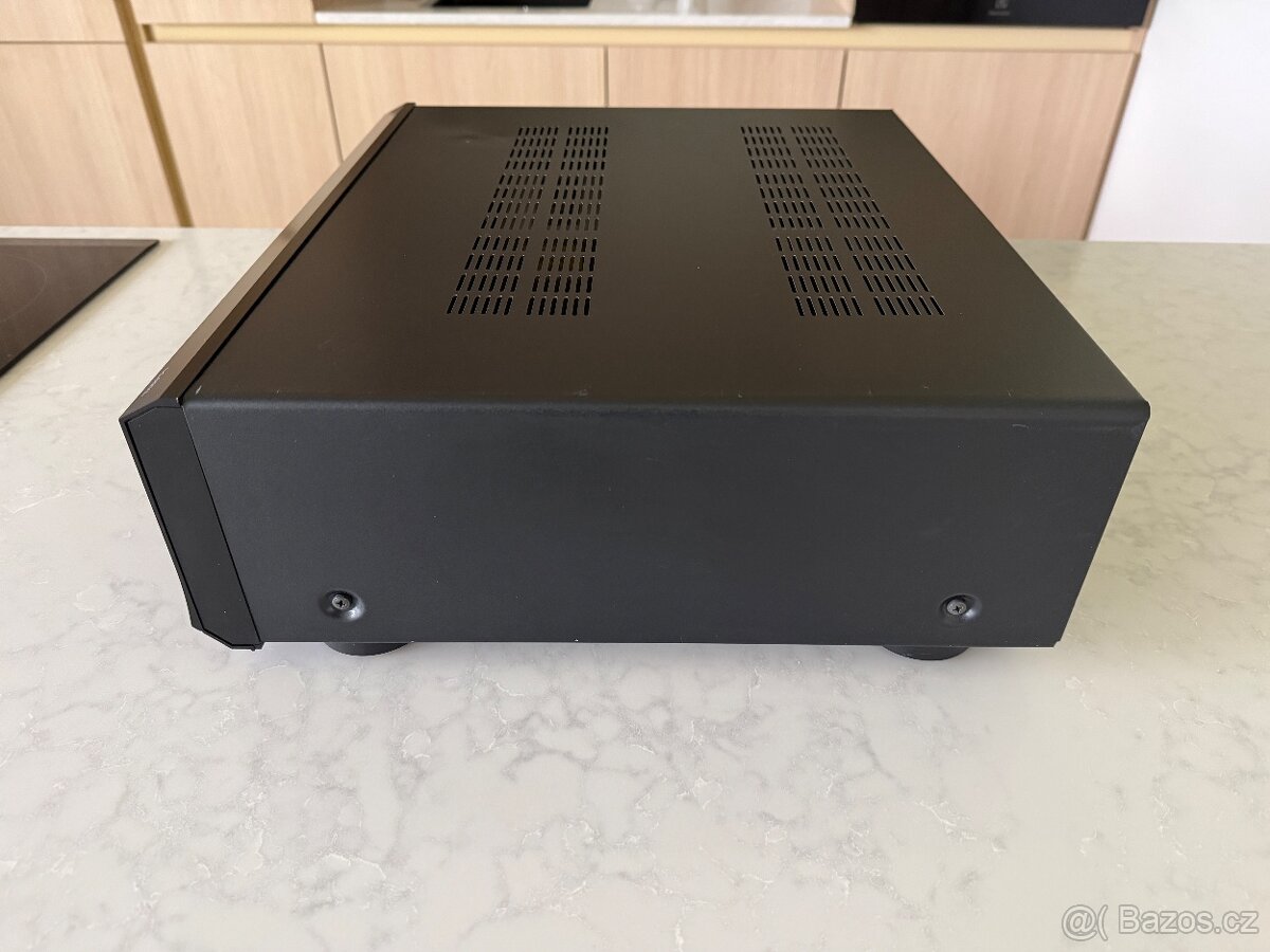 Onkyo A 9555, integrovaný zesilovač D - 3