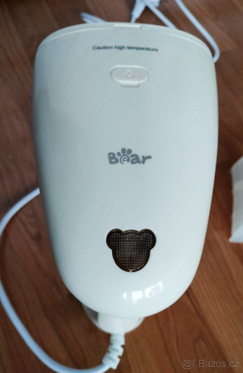 Ruční napařovač oděvů Bear - 3