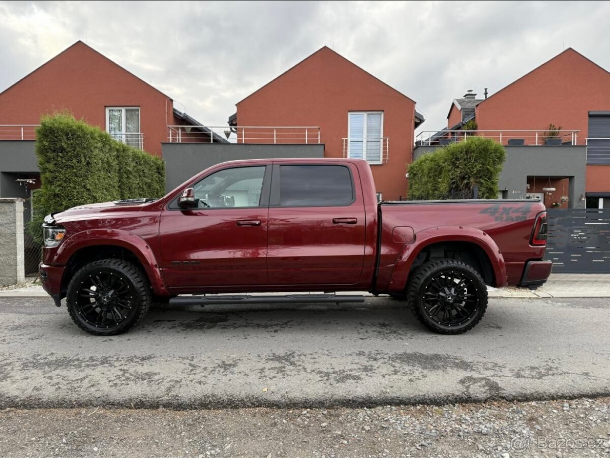 Půjčovna Dodge RAM 1500 HEMI