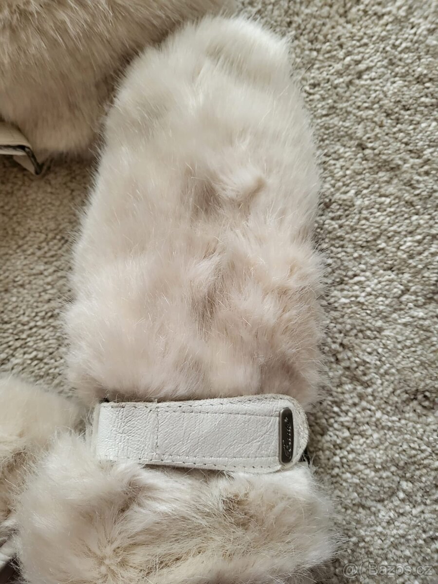 Ušanka a rukavice značky BARTS - 3