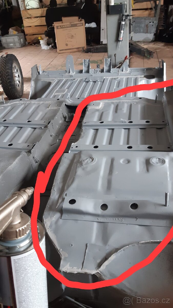 Podlaha Suzuki Samurai - 3