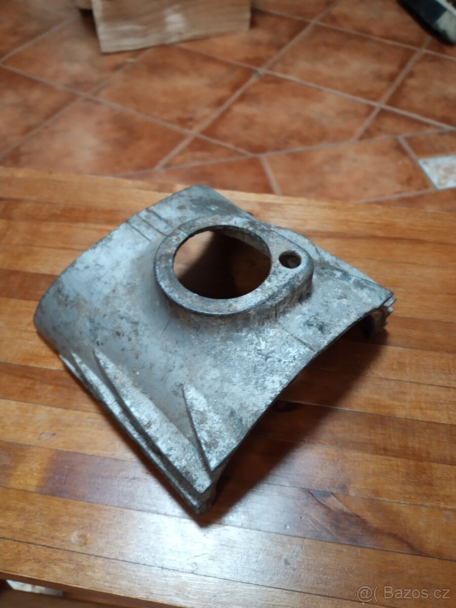 Kryt karburátoru panelka - 3