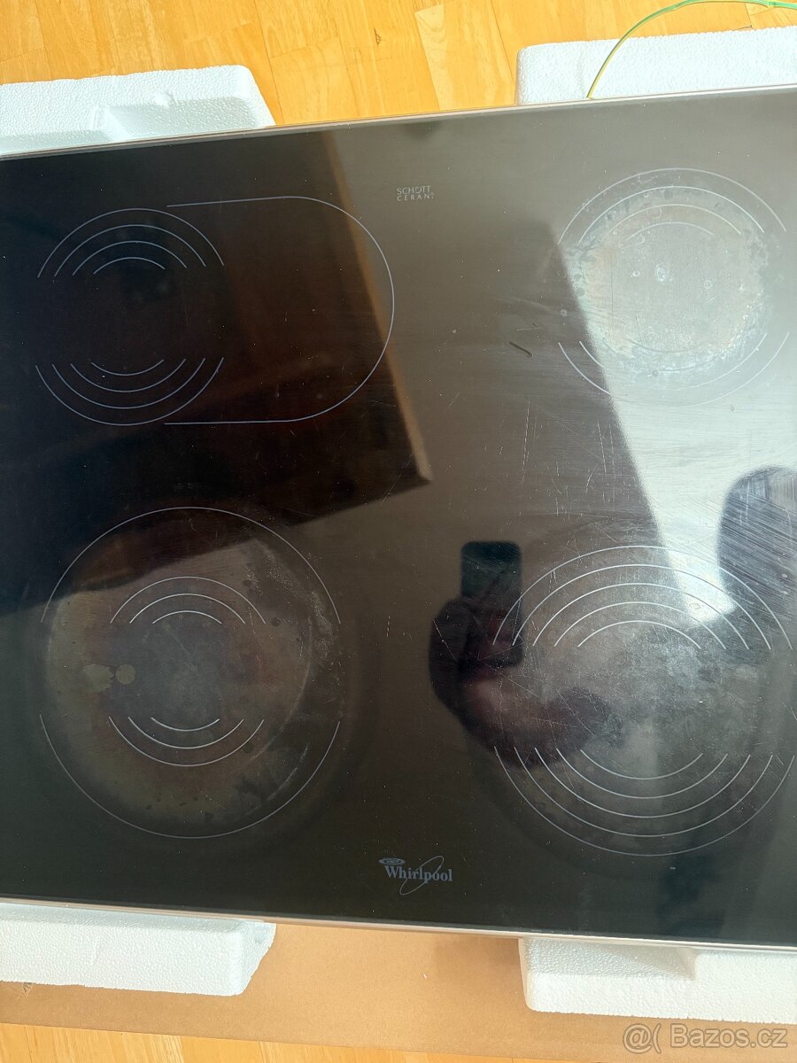 Set Horkovzdušná trouba a sklokeramická deska Whirpool - 3