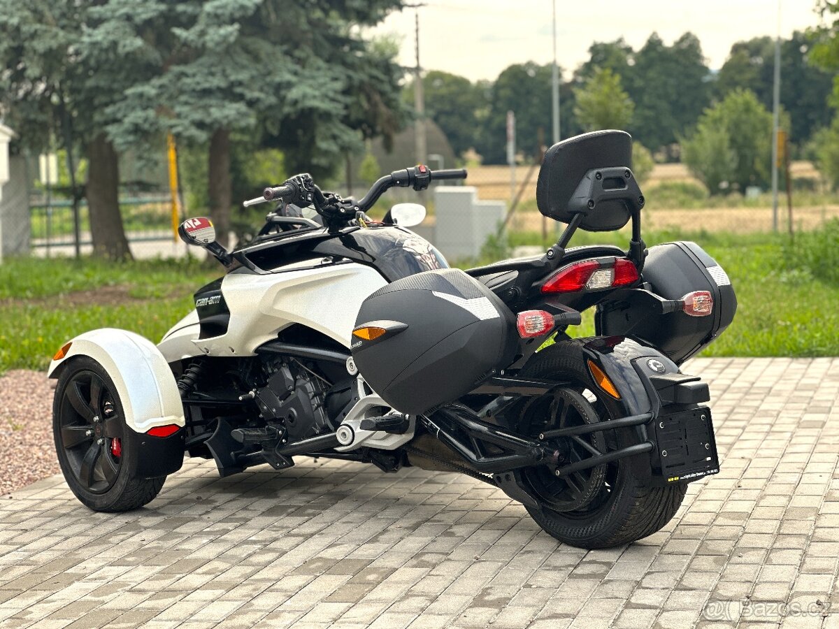 Can-am Spyder 1330 F3 SM6 MY2015 - 3