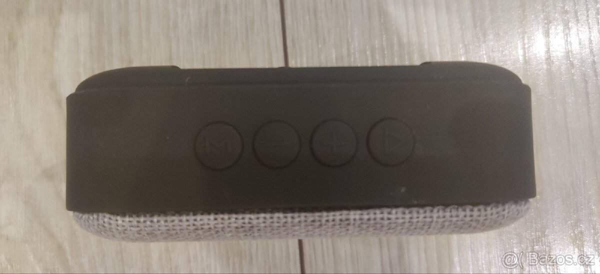 Bluetooth reproduktor s FM rádiem - 3