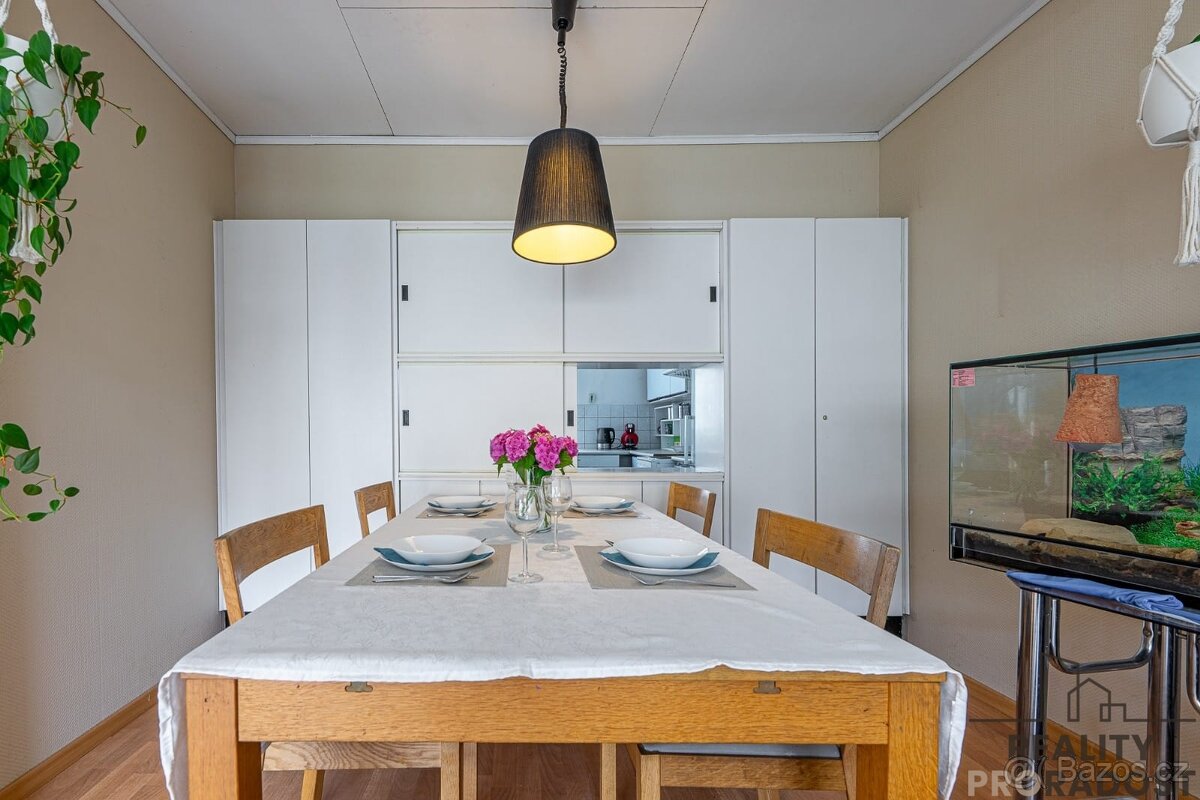 Rodinný dům 7+2, pozemek 573m2 - 3