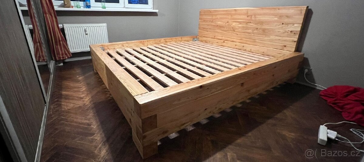 Masivní postel z modřinu - 3