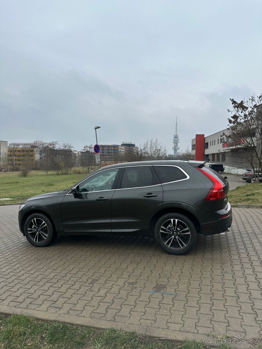 Na prodej Volvo XC60 2019 T5 Momentum 184 kW - 3