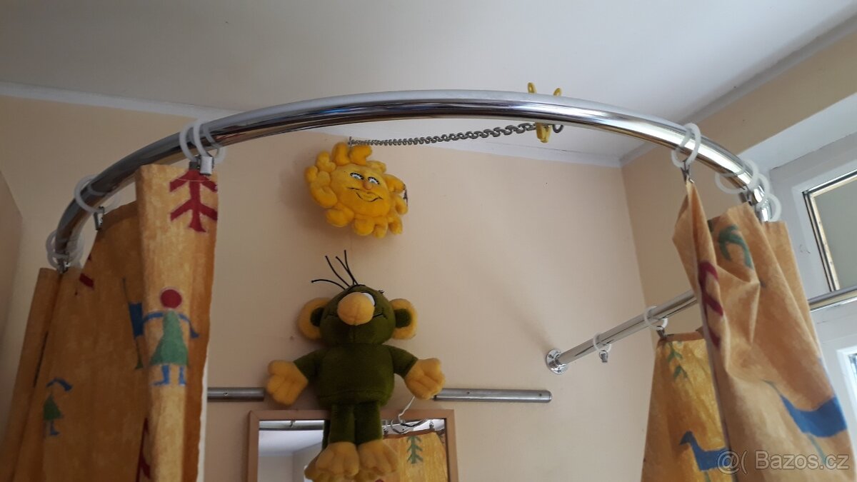 Zkušební kabinka, Vybavení prodejny - 3