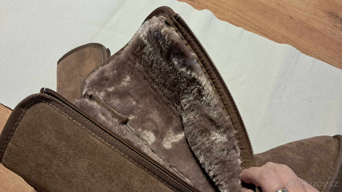 Teplé sněhule dámské s kožíškem, vel. 39 - 3