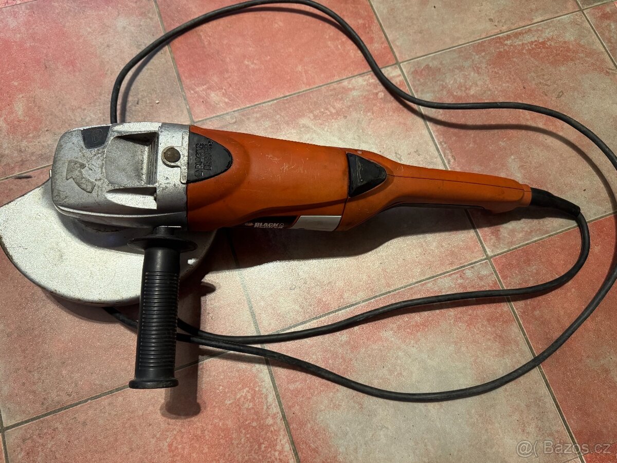 Úhlová bruska Black & Decker KG2000 - 2000W - 3