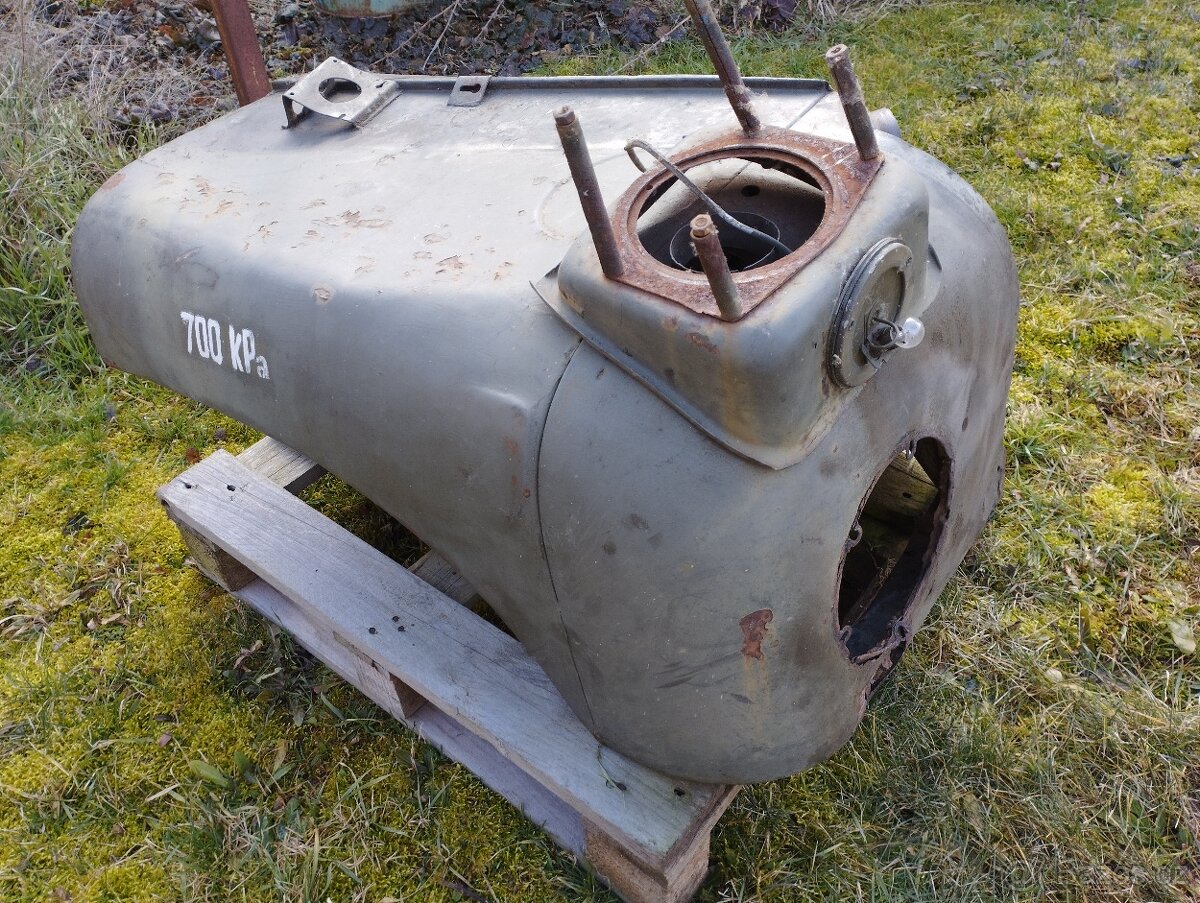 Tatra 148 - 3