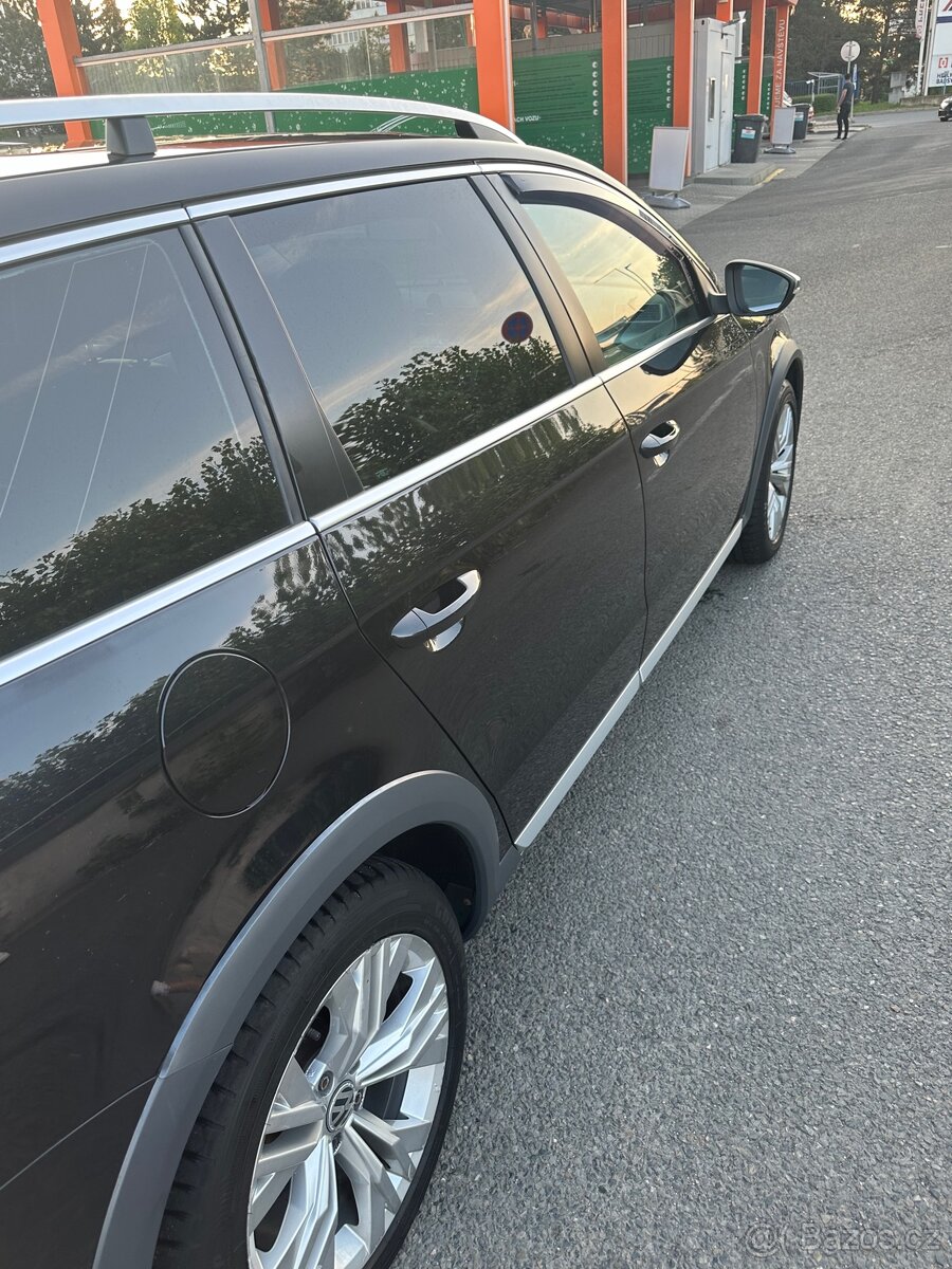 VW Passat B7 Alltrack 2.0 Tdi 125 kW DSG 4x4 combi