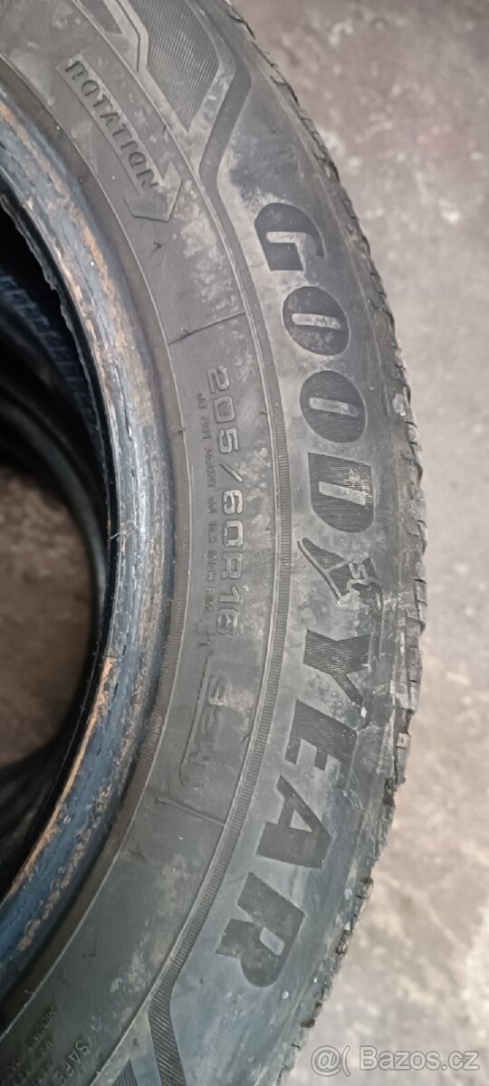 Pneu 205/60/16 Goodyear zimní - 3