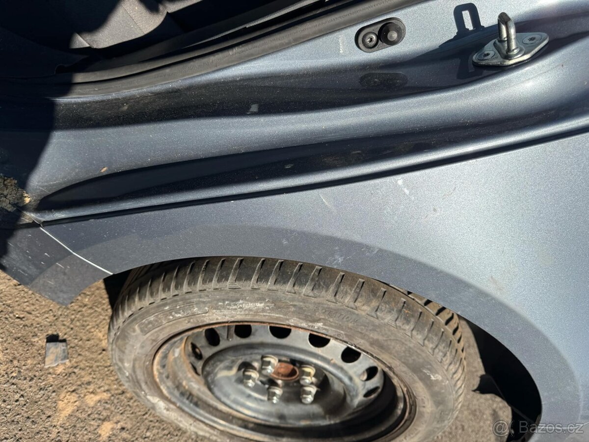 Levý zadní bok Corolla Hybrid 2021 - 3