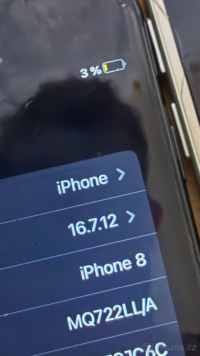 Apple iPhone 8 64 GB - 3