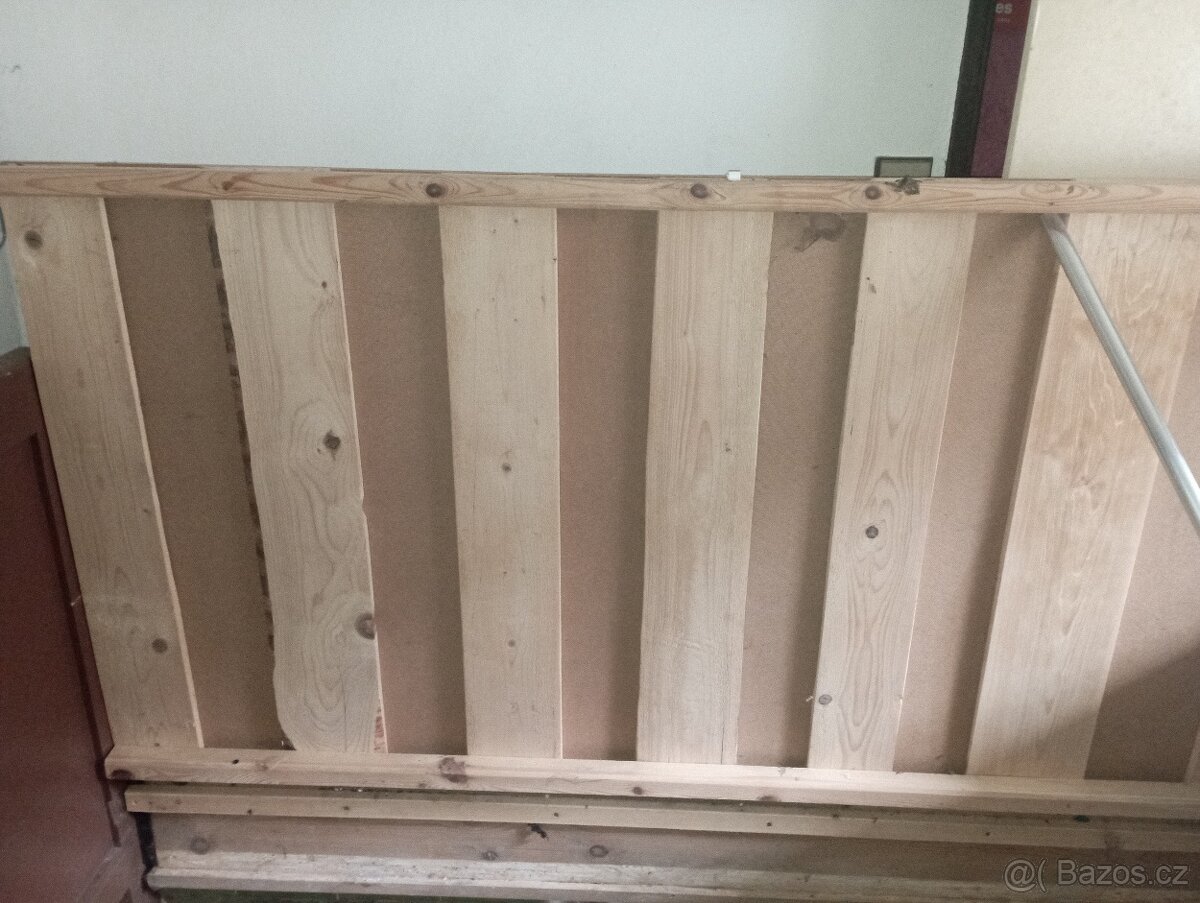 Starožitné postele na chalupu s úložným prostorem - 3