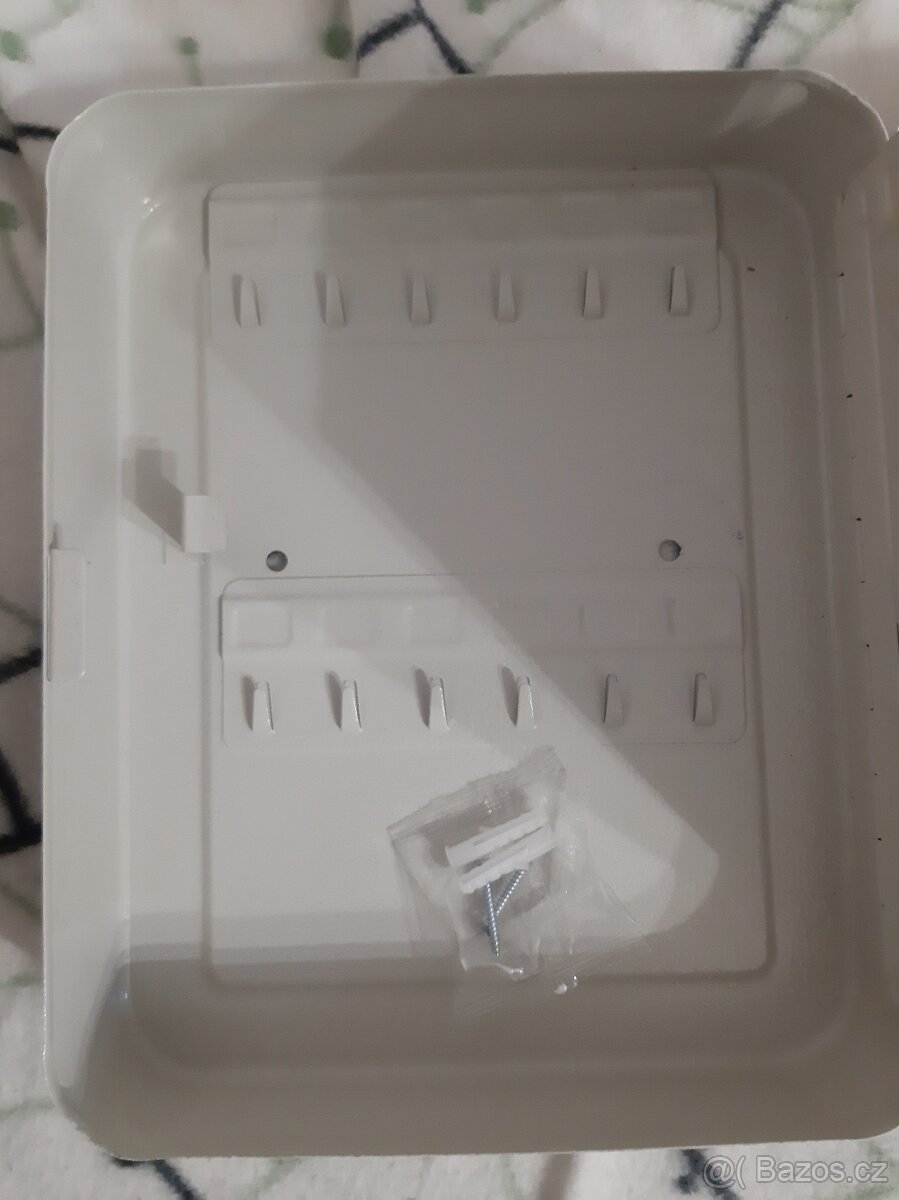 Uzamykatelná schránka pro 48 klíčů - 3