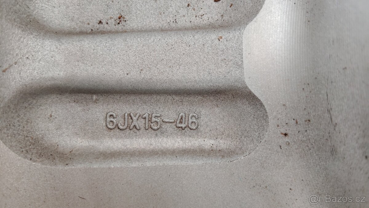 Rezervní kolo R15 - 3