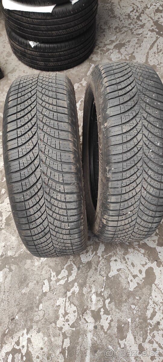 Celoroční pneu Goodyear 235/65 R17 - 3