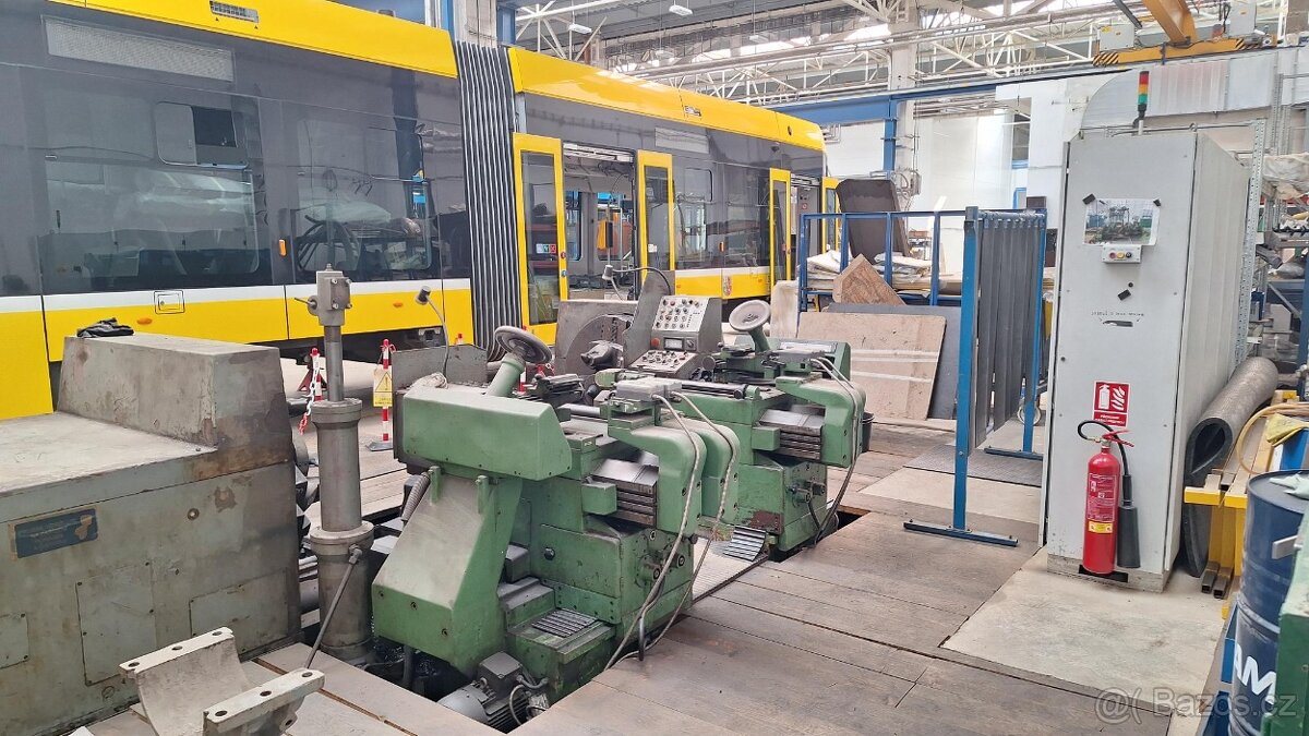 Soustruh na dvojkolí UBB 112/2 - 3