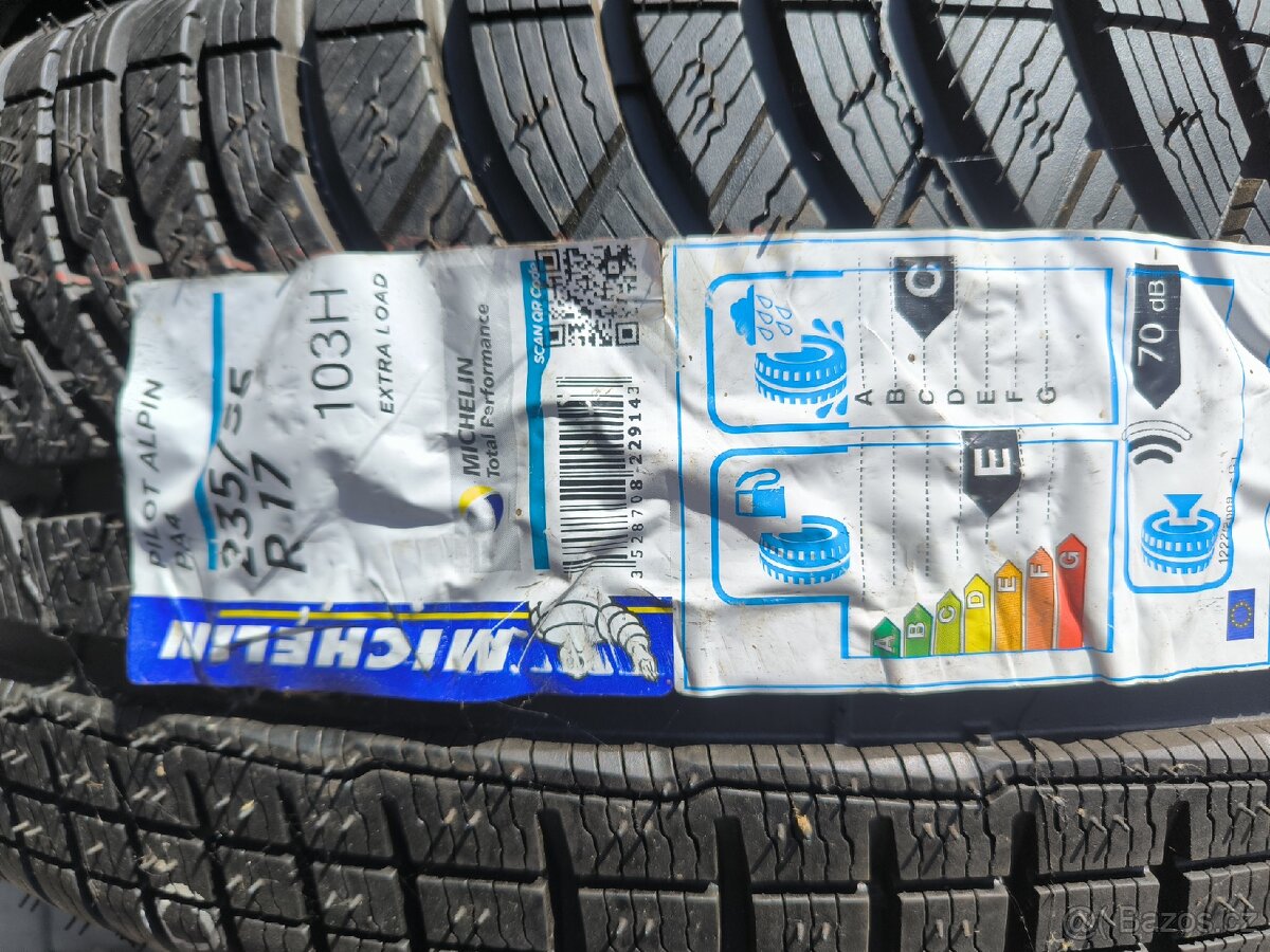 Michelin 235/55/17 - 3