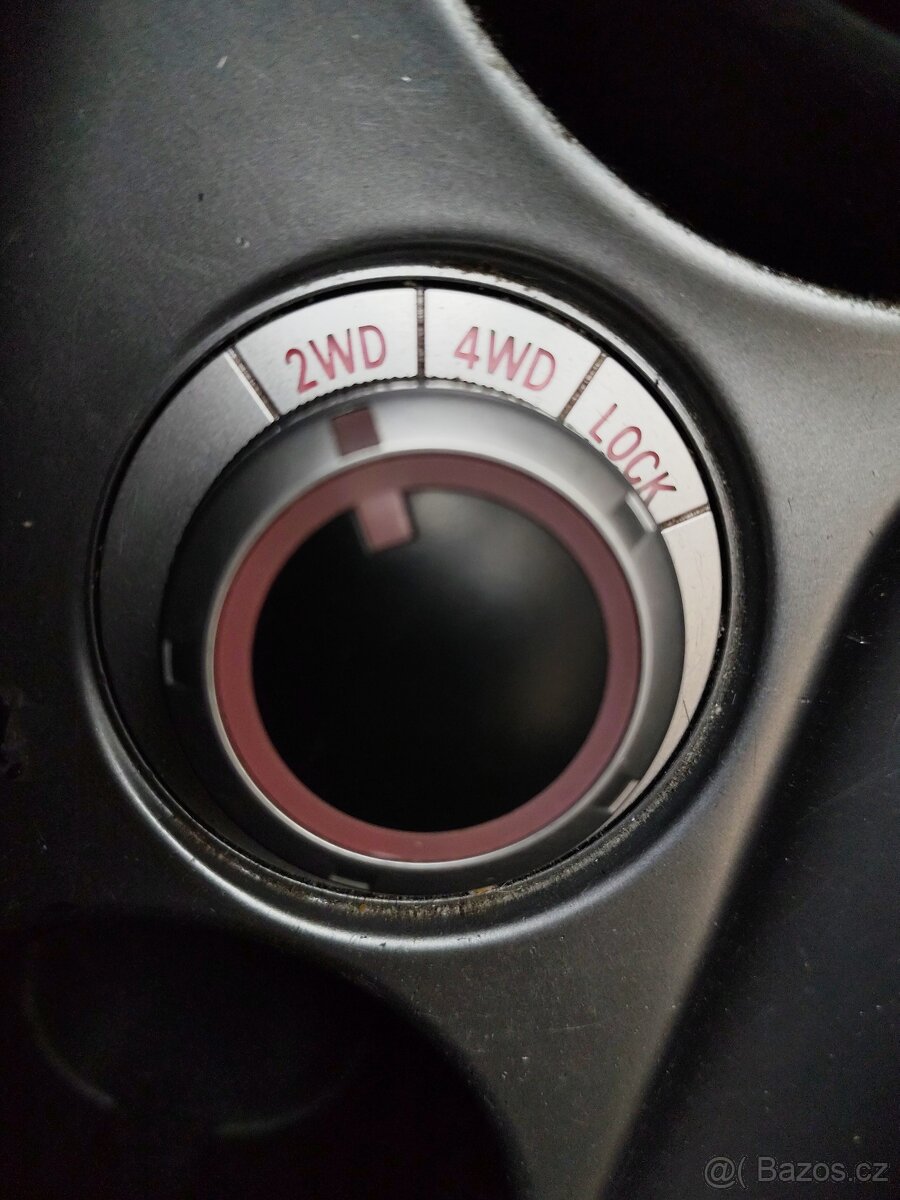 Peugeot 4007 2.2HDi - udržované - levně,7.míst - 3