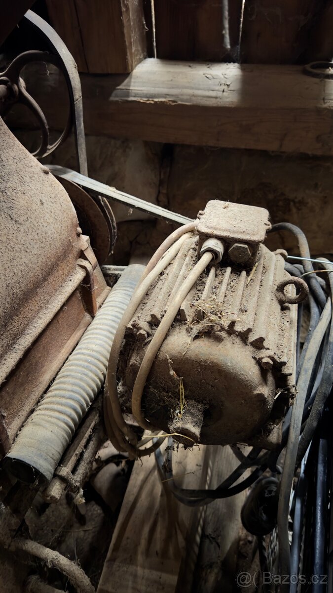 Šroťák šrotovnik na obilí - 3