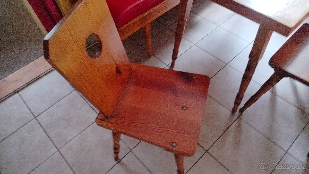 Retro souprava dřevěných židlí a jídelní stůl - 3