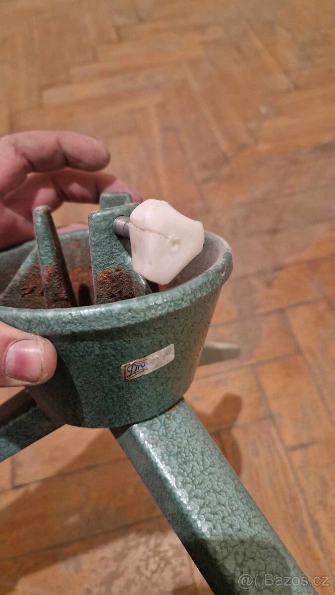 stojan na vánoční stromeček - 3