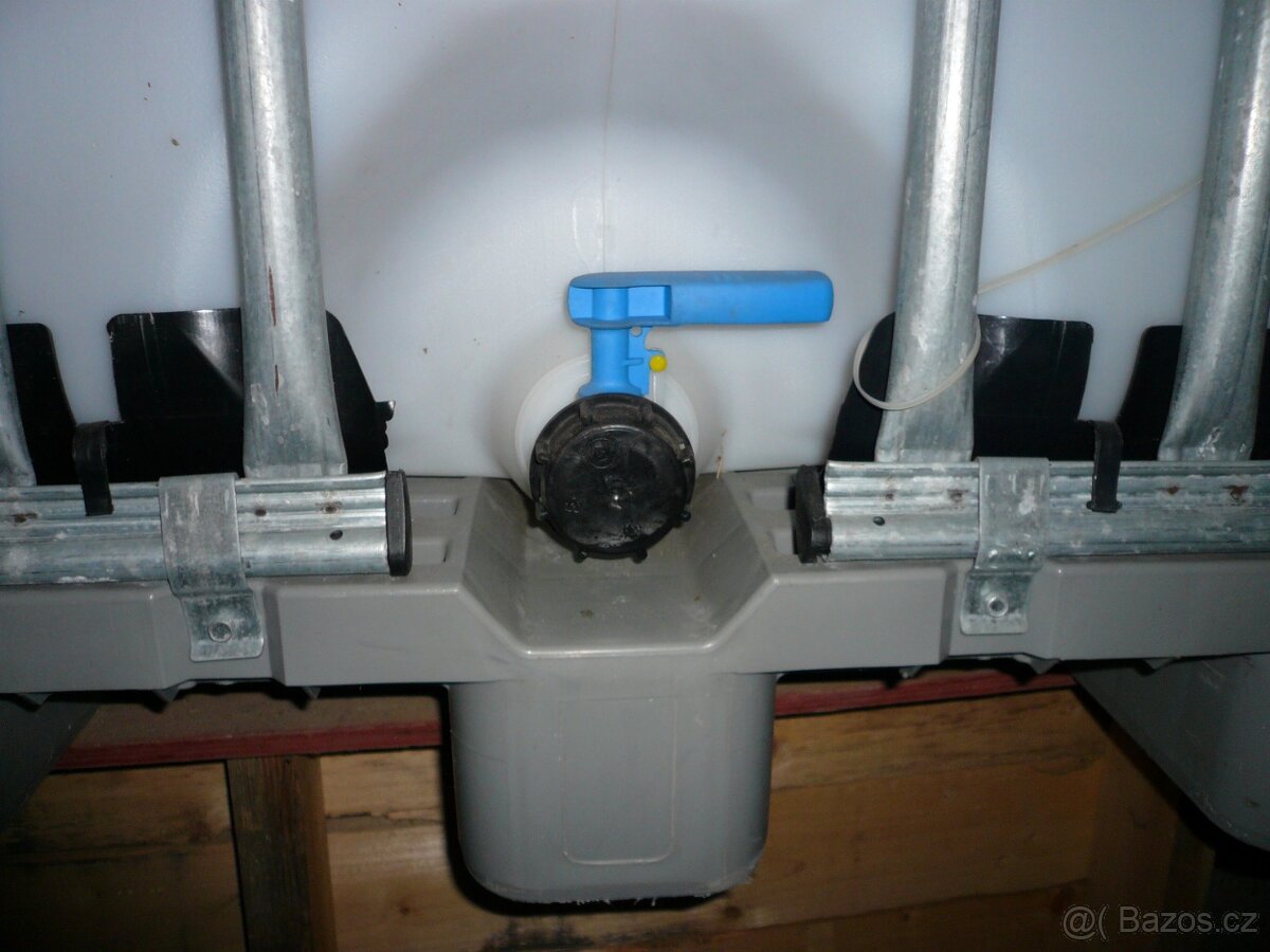 Nádrž na vodu IBC kontejner 1000 L - SUPER CENA, AKCE - 3