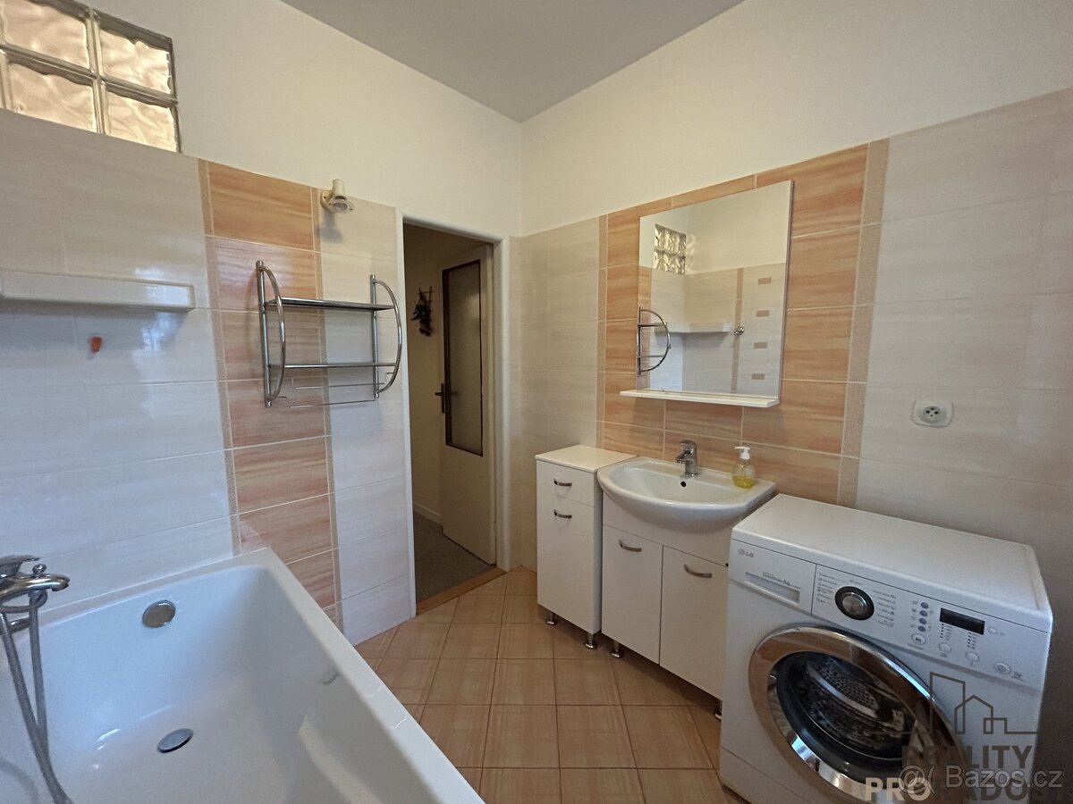 Pronájem bytu 3+1 balkon, sklep, parkování, Hodonín, Byt 3+ - 3