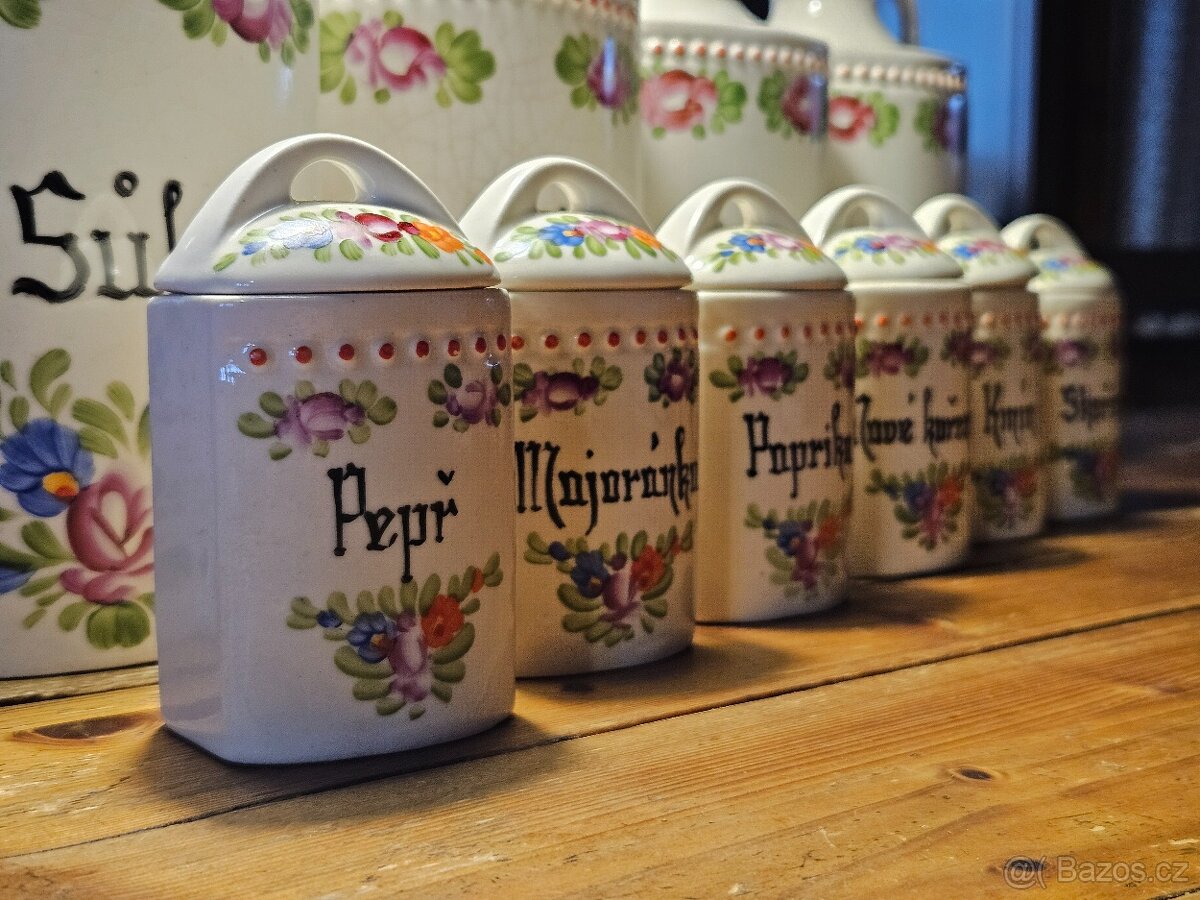 Ručně malovaná historická keramika - 3