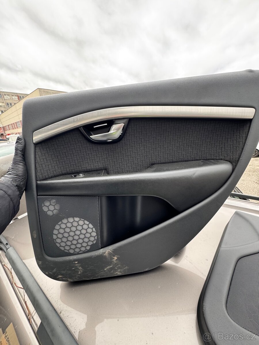 Kožený interiér Volvo V70 P3 - 3