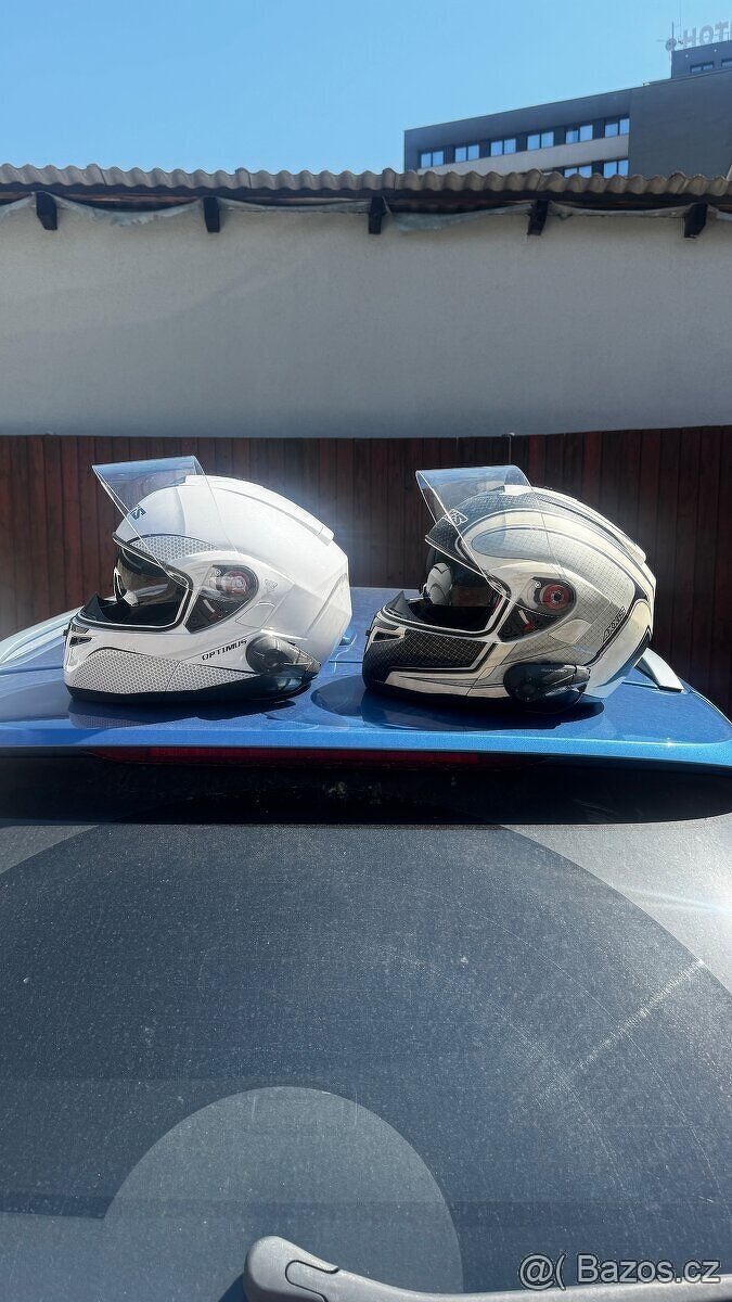 Helmy AXXIS s interkomem - 3