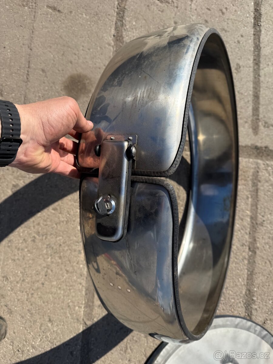 Suzuki Jimny - chromový kryt rezervy - 3
