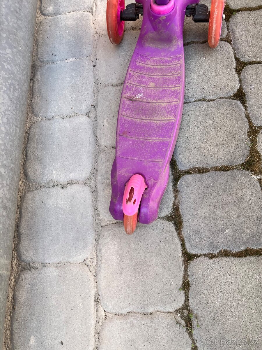 Dětská dívčí koloběžka - 3