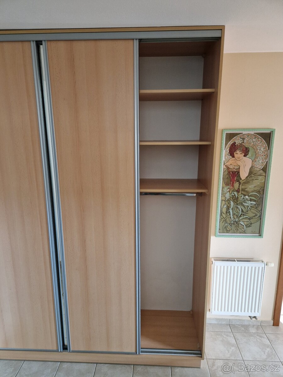 Vestavena satni skrin - 3