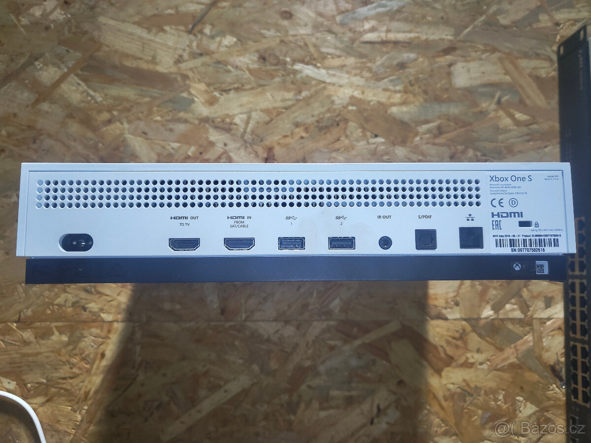 Xbox One S - TOP stav + ovladač + kabely - 3
