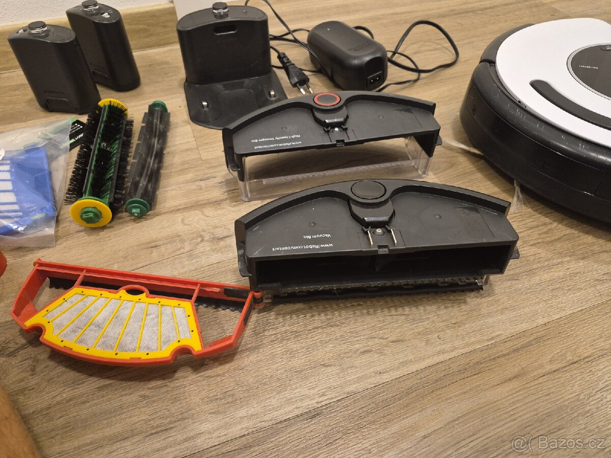Roomba 563 PET – robotický vysavač + příslušenství - 3