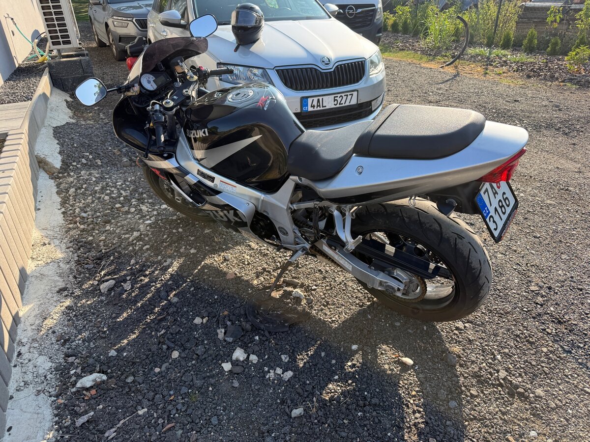 Suzuki GSX-R 600 - 3
