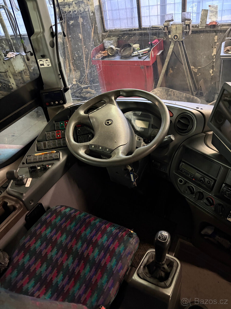Prodám autobus Crossway LE - 3