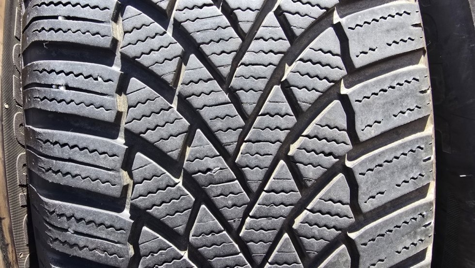 Zimní pneu 215/65/17 Bridgestone - 3