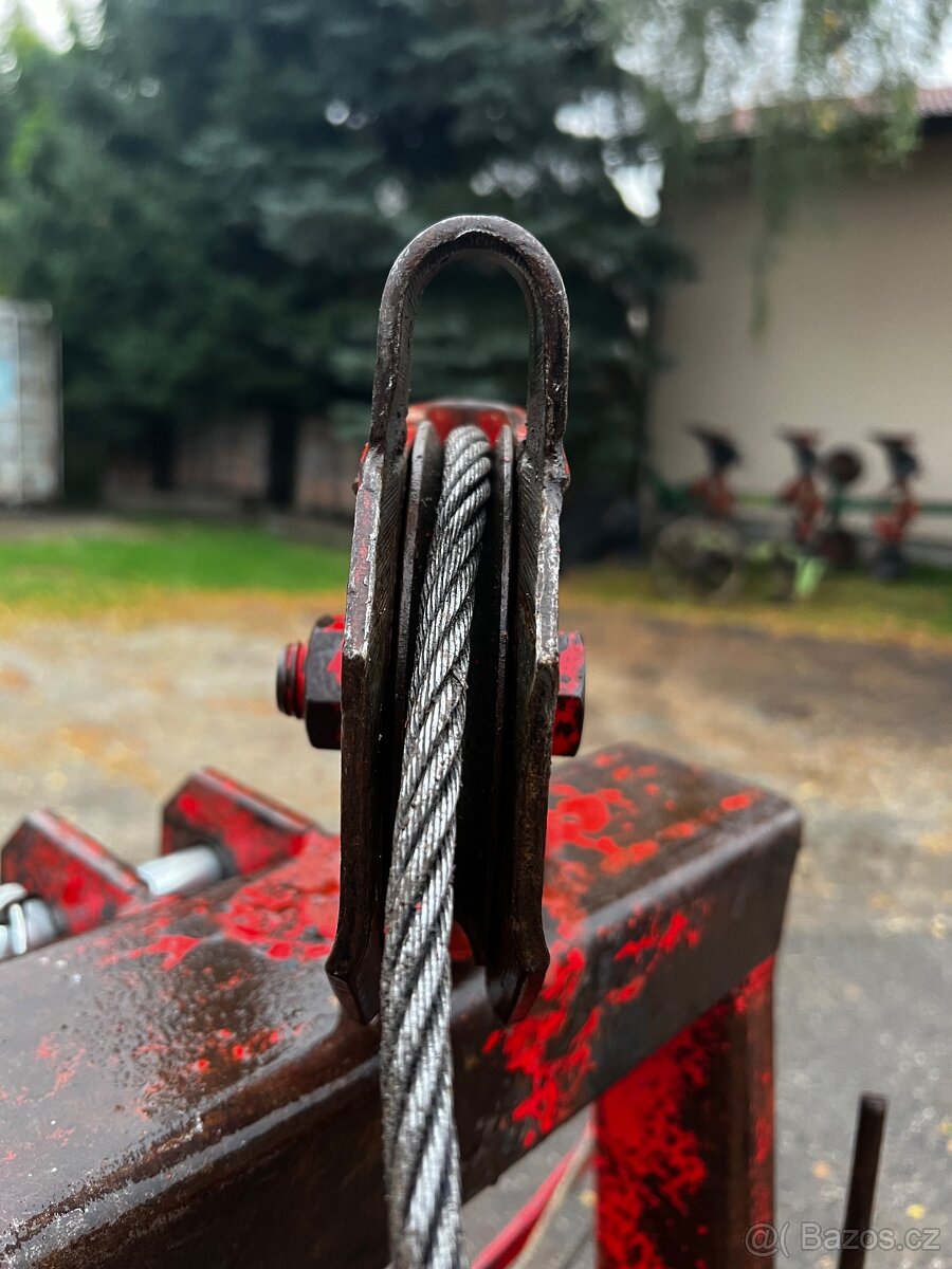 Naviják za traktor MAXWALD 3,5T -pěkný stav— rohatka- - 3