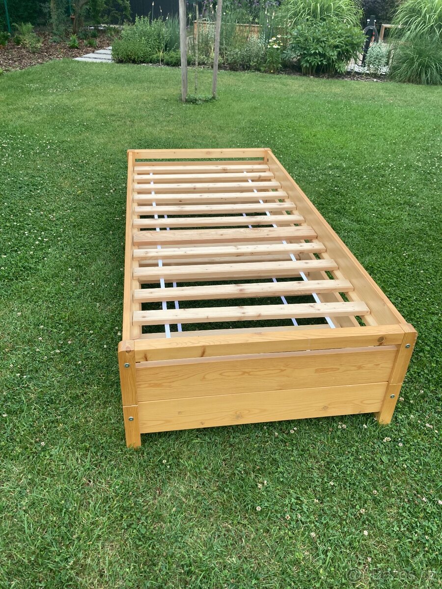 Stohovatelné dřevěné postele 2ks - 3