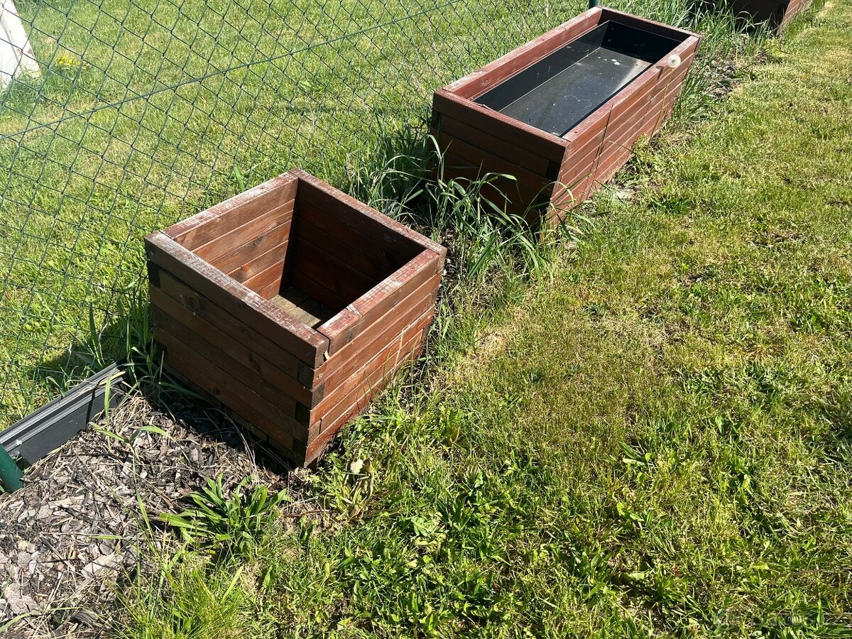 Truhlík dřevěný - 3